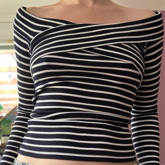 Abercrombie & Fitch Medium Navy Blue White Striped Off The Shoulder Top Ribbed - Picture 1 of 7